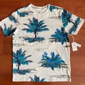 MEN’S FREE PLANET SHIRT